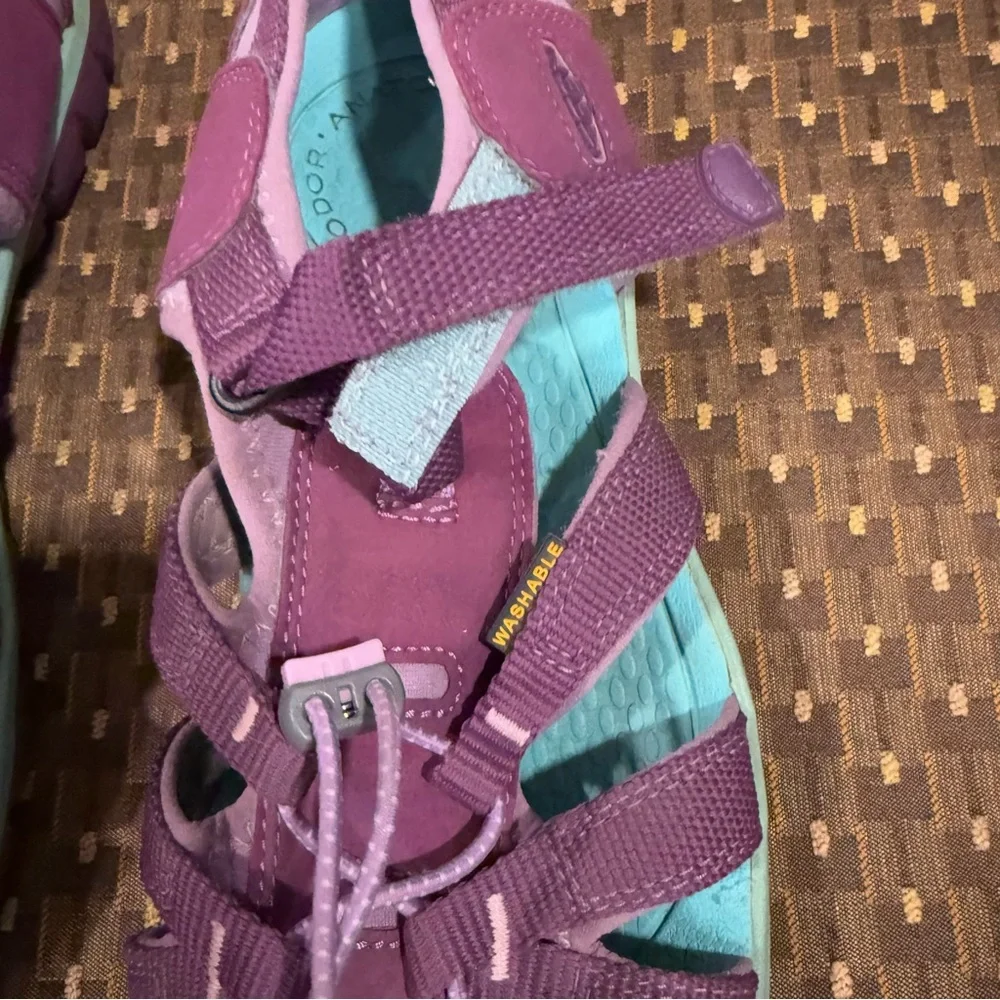 Keen Seacamp II CNX Sandal Purple and Blue, size 6